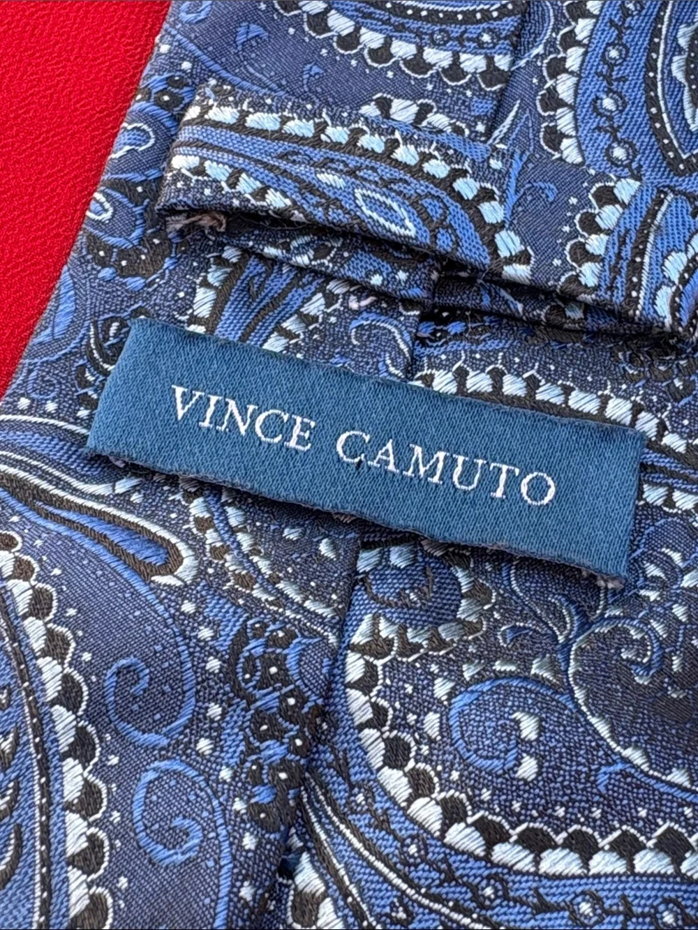 Vince Camuto paisley silk tie!